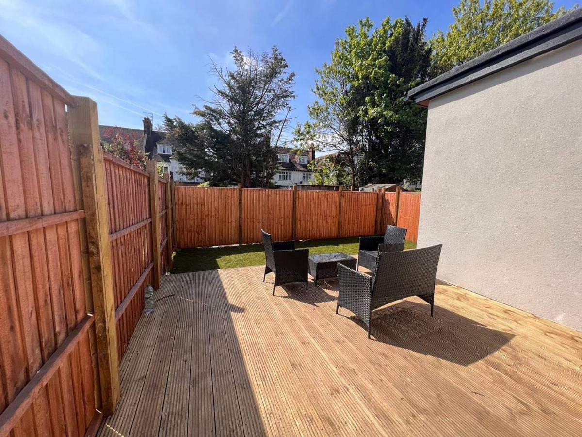 Star London Finchley Road 3-Bed Escape With Garden Daire Dış mekan fotoğraf