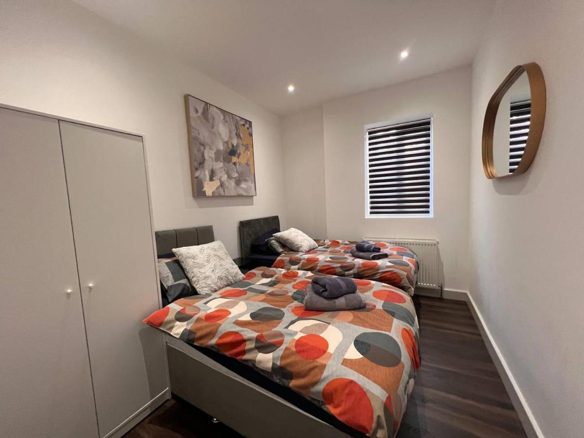 Star London Finchley Road 3-Bed Escape With Garden Daire Dış mekan fotoğraf