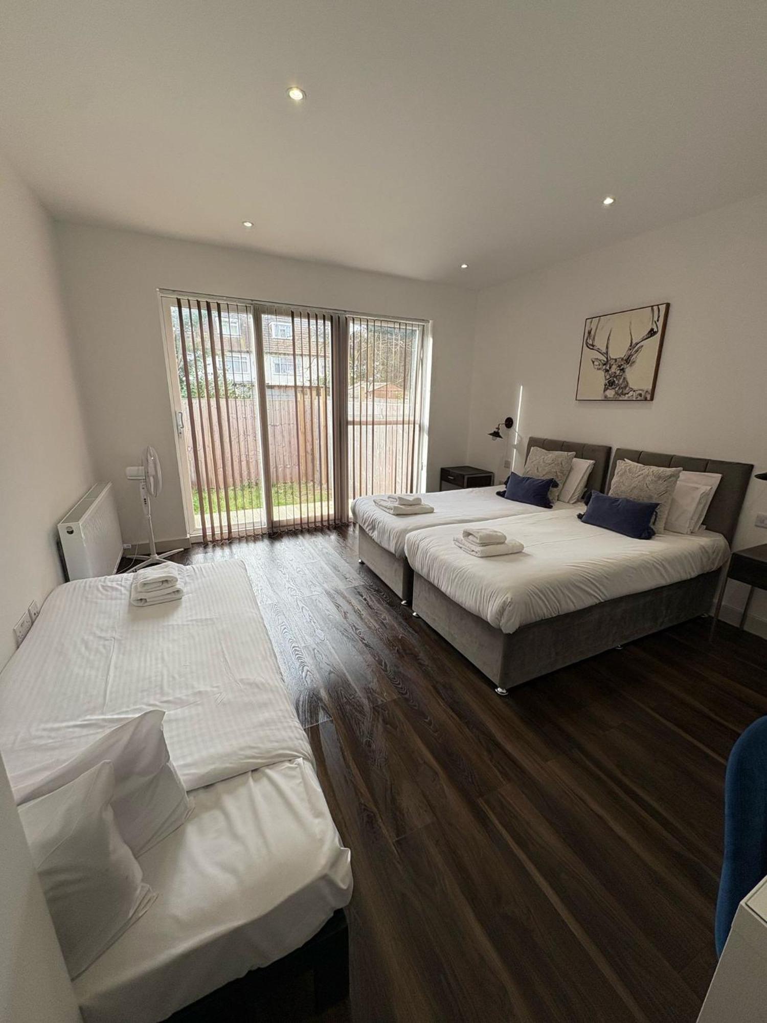Star London Finchley Road 3-Bed Escape With Garden Daire Dış mekan fotoğraf
